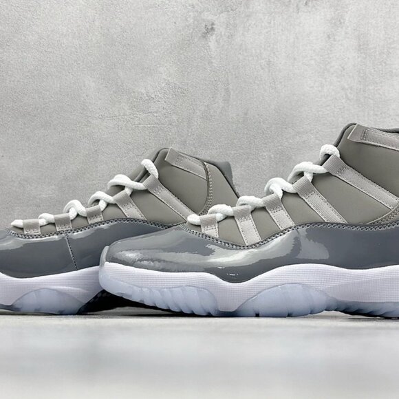 Air Jordan 11 Retro "Cool Greys" - GS 4.5Y (Women US 6) - Picture 5 of 9